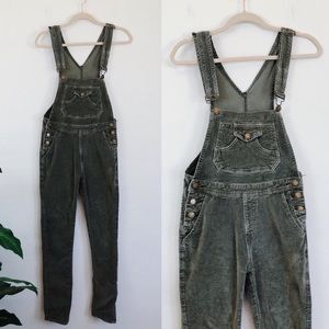 Vintage • Army green Corduroy overalls